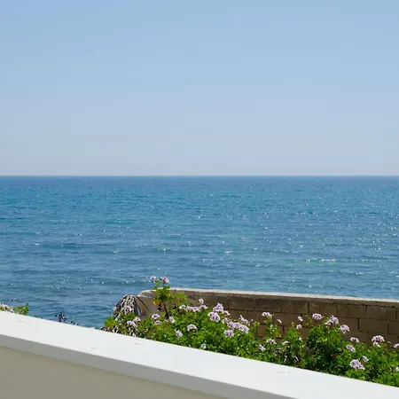Ciciria - Private Seafront Apartament Avola