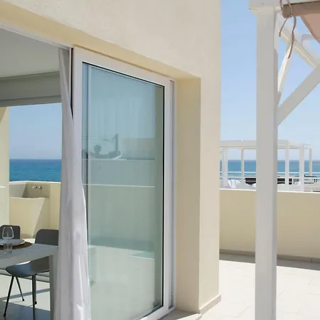 Ciciria - Private Seafront Apartament *