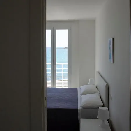 Ciciria - Private Seafront דירה אבולה