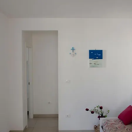 Ciciria - Private Seafront Apartament *