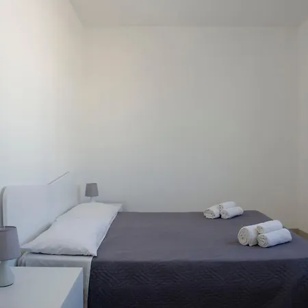 Ciciria - Private Seafront Apartament *