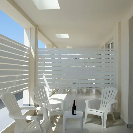 Ciciria - Private Seafront דירה אבולה
